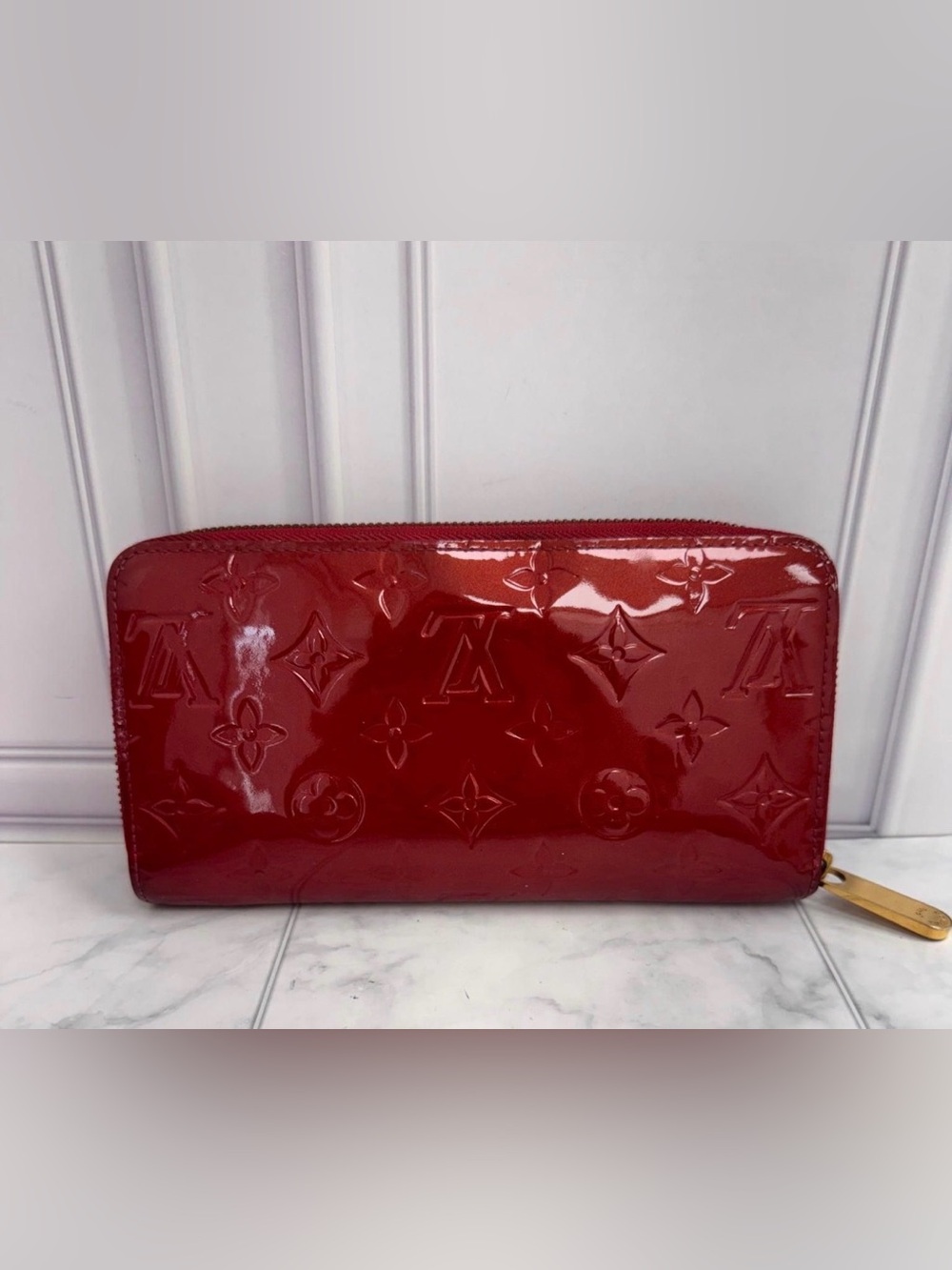 Louis Vuitton Red Vernis Monogram Zippy Wallet - Picture 2 of 13